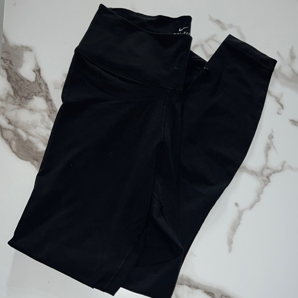 Black Nike dri fit leggings